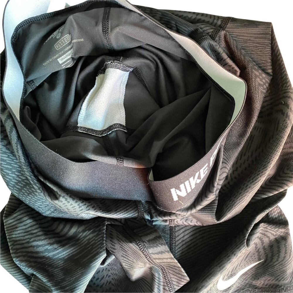 Nike Pro Dri Fit Capri Fitted Leggings Womens Size Medium Pants Black Printed At - Picture 4 of 7